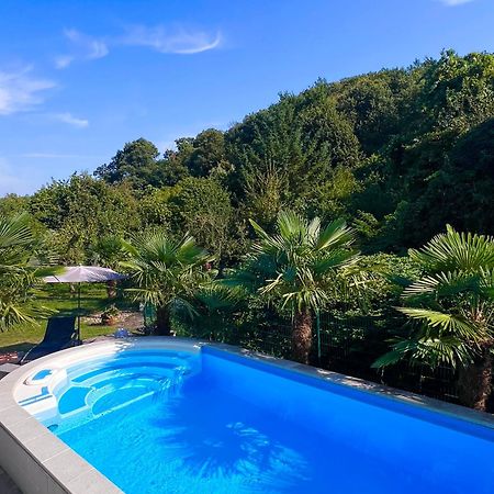 Privates Ferienhaus Mit Pool & Whirlpool Zentral In Bad Dürkheim Exteriör bild