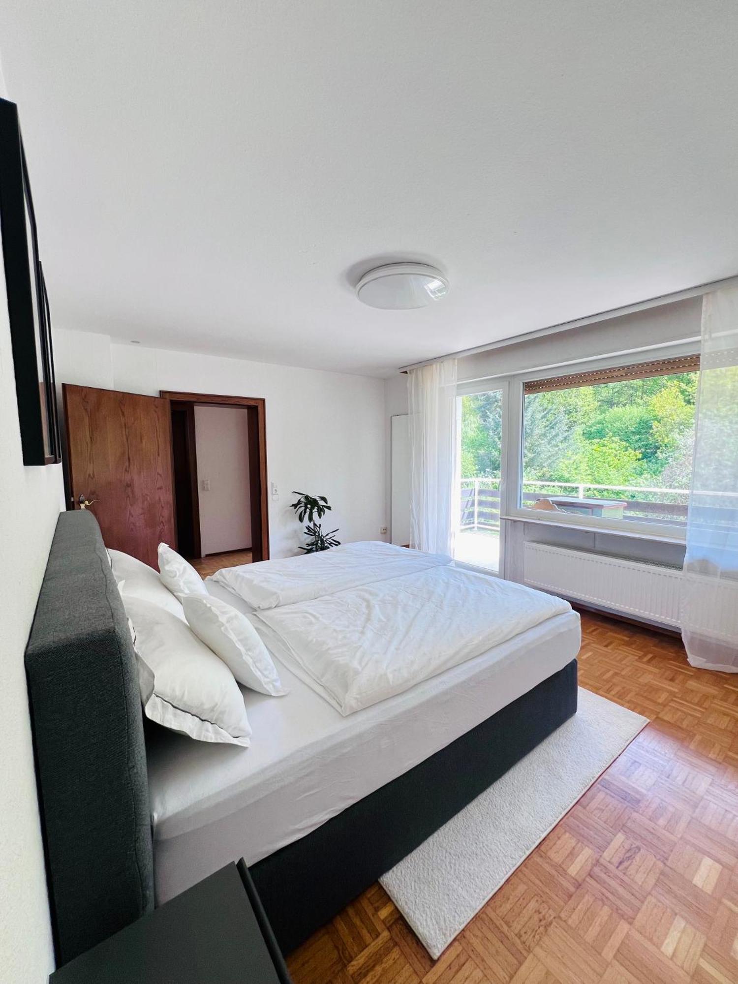 Privates Ferienhaus Mit Pool & Whirlpool Zentral In Bad Dürkheim Exteriör bild